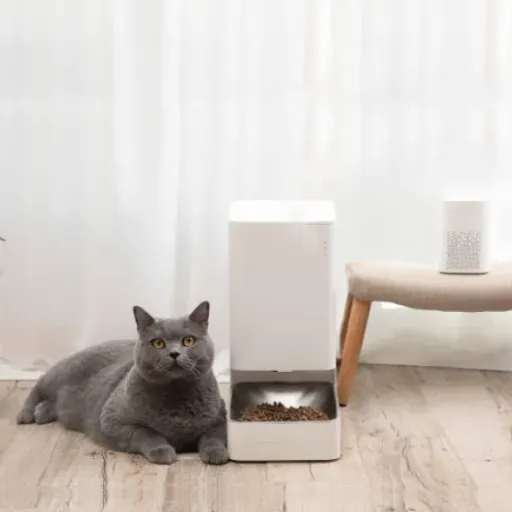 Test Xiaomi Smart Pet Food Feeder : le distributeur connecté qui simplifie (vraiment) les repas du chat