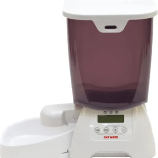 Test Cat Mate C3000 : le distributeur de croquettes qui calme (un peu) les chats relous à 6h du matin